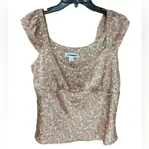 Treasure & Bond Cap Sleeve Satin Top in Pink Louis Floral Size M - Picture 2 of 5